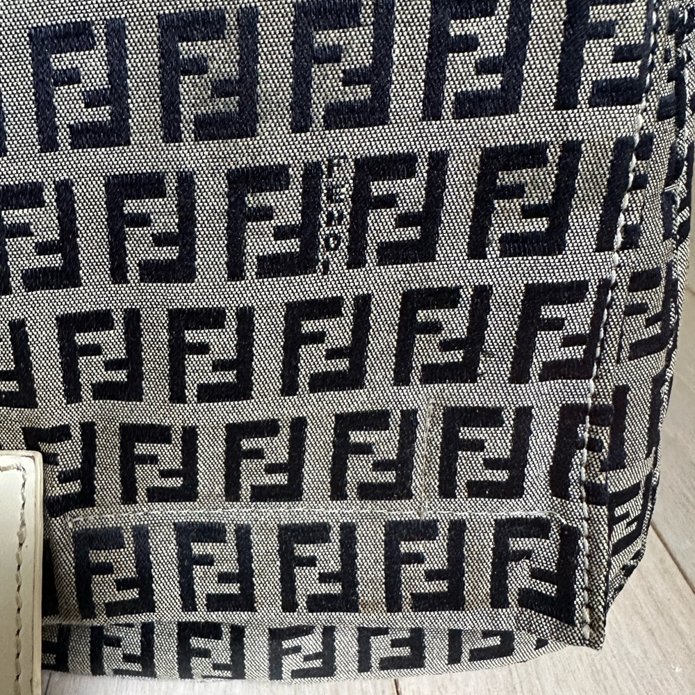 FENDI Zucchino Mamma Baguette Shoulder Handbag Canvas & White Leather - Picture 10 of 11